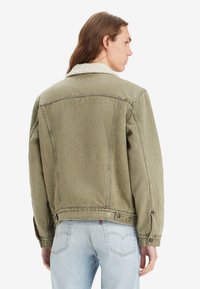 Levi's® TRUCKER  - Traper jakna - its my passion sherpa