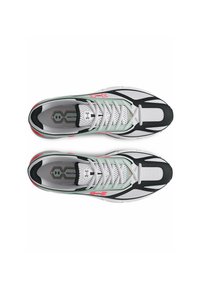 Under Armour APPARITION - Trainers - white