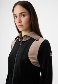 Fila APPAREL ADRIANO SLIM VELOUR TRACK - Kevyt takki - black-taupe gray