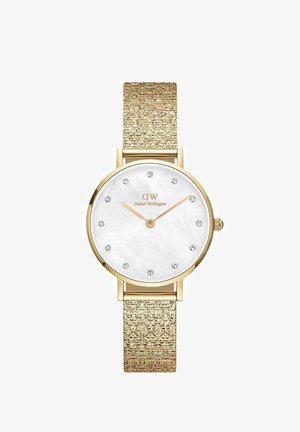 Kuldne võrkmaterjalist käekell valge näo, kristallist tunni markerite ja kullast näpuandjate ning kellaajaga 10:10.