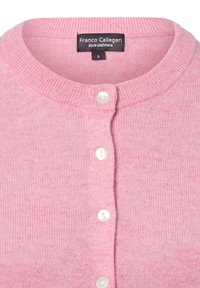 Rosa Kaschmir-Strickjacke mit Rundhalsausschnitt, sechs Knöpfen auf der Vorderseite und einer weichen, gerippten Textur. Etikett mit "Franco Callegari", Größe S.