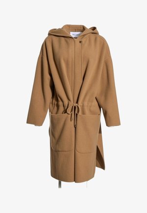 Manteau en laine couleur camel avec capuche, manches longues, poches à l'avant et taille avec cordon de serrage.