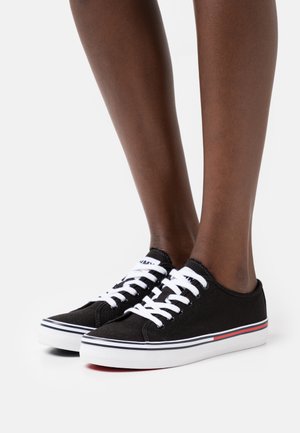 ESSENTIAL - Joggesko - black