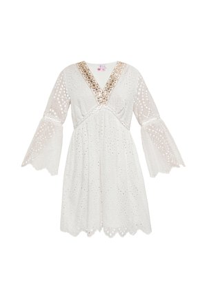 Valkoinen mekko, jossa on reikäkudospatterit, v-pääntie ja kellohihat. Mukana kultainen yksityiskohta pääntiealueella ja aaltoileva helma. Pehmeä kangas.
