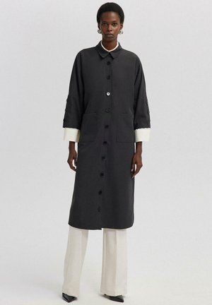 BUTTON DETAILED - Trenchcoat - black