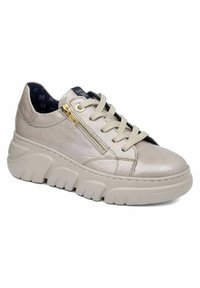 Sneaker in pelle beige chiaro con punta rotonda, tomaia testurizzata, design con lacci e dettaglio con zip laterale. Presenta una suola spessa e ammortizzata.