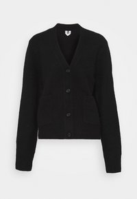 Černý pletený kardigan s výstřihem do V, zapínáním na knoflíky vpředu, dvěma předními kapsami a dlouhými rukávy s žebrovanými manžetami.
