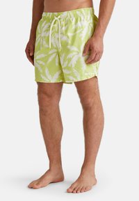 United Colors of Benetton Shorts da mare - white