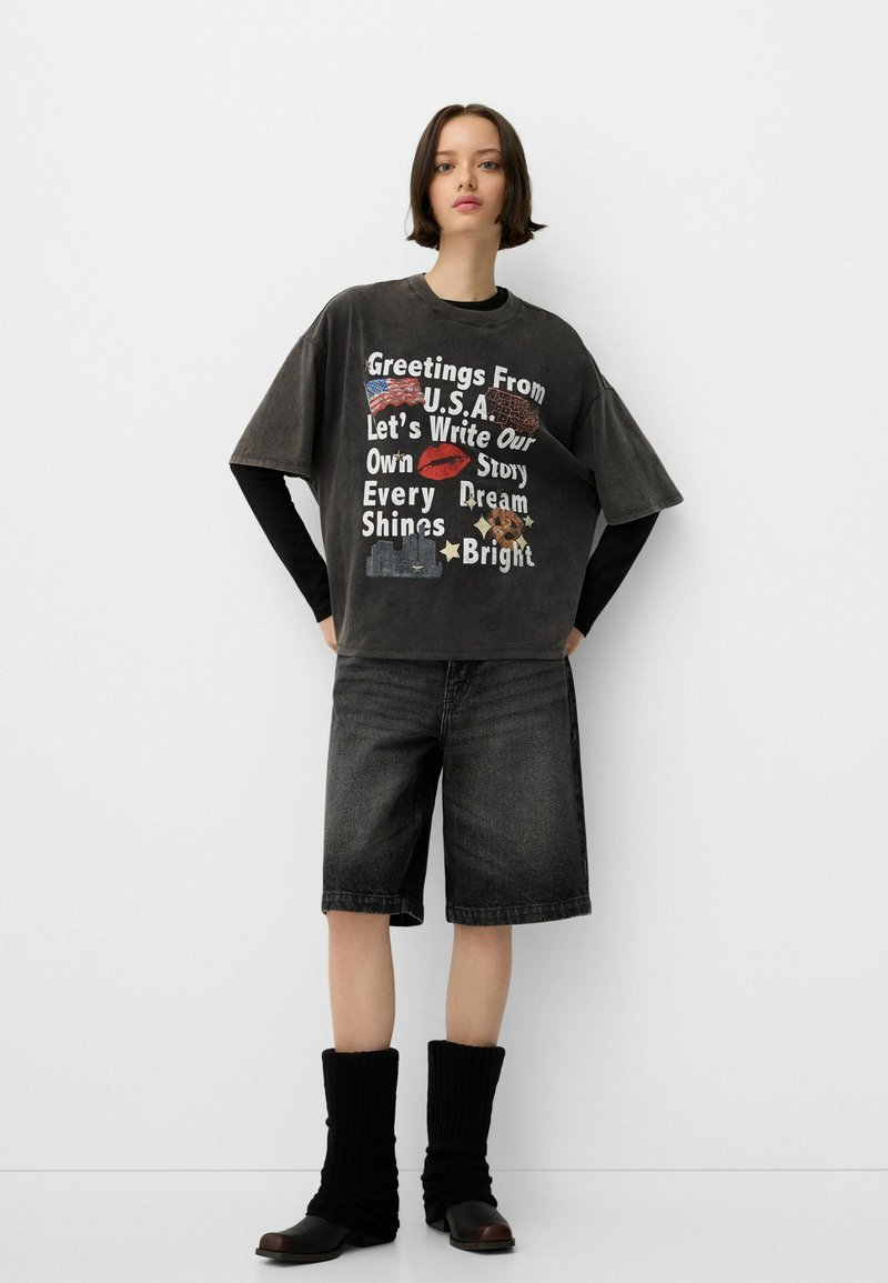 Bershka T-shirt print donkergrijs gemêleerd