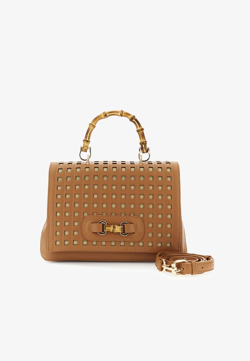 Ruskean keinonahka handbag, jossa on neliörei'ityksiä, bambukahva, kultaiset yksityiskohdat ja irrotettava olkahihna. Suorakulmainen muoto.