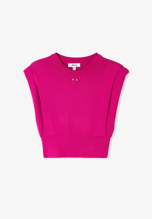 Top de punto sin mangas de color rosa brillante con hombreras acolchadas, cuello redondo y dos pequeños remaches decorativos debajo del cuello.