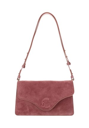 Kleine rechteckige mauve Wildledertasche mit gewölbter Klappe und verstellbarem Schulterriemen mit goldfarbenen Beschlägen.