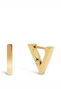 Pendientes en tono dorado que representan una barra rectangular y una forma triangular, con un acabado pulido y bisagra para el cierre.