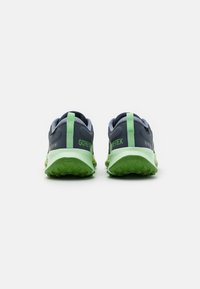 Nike Performance JUNIPER 2 GTX - Bėgimo bateliai, skirti nelygiam paviršiui - thunder blue/light armory blue/vapor green/chlorophyll/dark team red