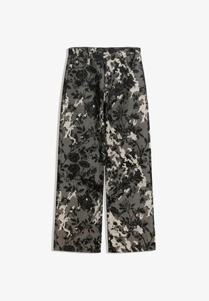 Kes pants lebar mid-rise dengan pola bunga hitam-putih berpola pada latar belakang abu-abu, dilengkapi dengan pinggang klasik dan saku depan.