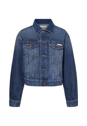 Denimjakke i mørkeblå med cropped design, knappelukning, to brystlommer og syning på sømmene.