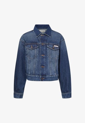 Denimjakke i mørkeblå med cropped design, knappelukning, to brystlommer og syning på sømmene.