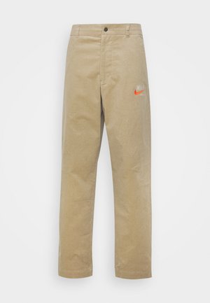 Nike Sportswear TREND PANT - Housut - khaki/team orange/khaki