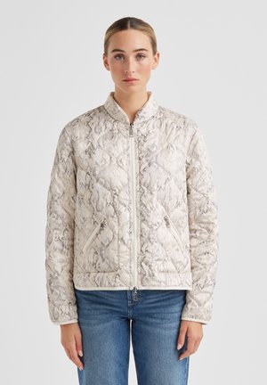 Gesteppte Jacke in Beige mit Schlangenprint-Muster. Mit Stehkragen, Frontreißverschluss und zwei Seitentaschen. Strukturierte Oberfläche.