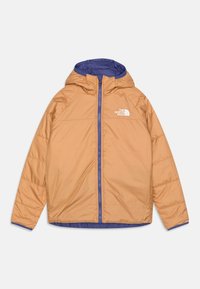 Světle hnědá prošívaná bunda s připevnněnou kapucí, modrým vnitřním podšíváním a zipem, a bílým logem The North Face na prsou.