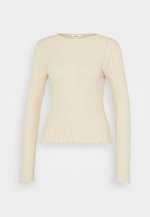 Objsanne 2 4 Shirt Sandshell main image 1