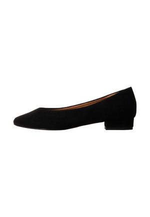 Chaussure femme en suède noir à talon bas, bout arrondi et petit talon bloc, vue de côté sur fond blanc.
