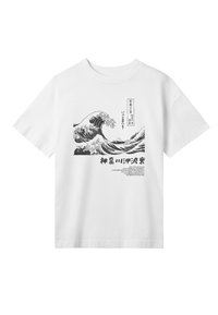 Bílá bavlněná tričko s černým potiskem vlny a japonským textem, s uvolněným střihovým designem a krátkými rukávy.