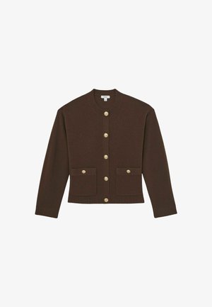 Bruine gebreide cardigan met een ronde halslijn, zeven gouden knopen aan de voorkant en twee voorzakken. Ribgebreide manchetten en onderkant.