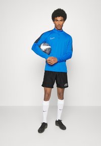 Nike Performance ACADEMY 23 - Pantalón corto de deporte - black white