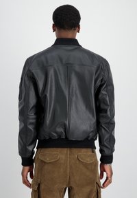 Alpha Industries Bomber Jacket - black