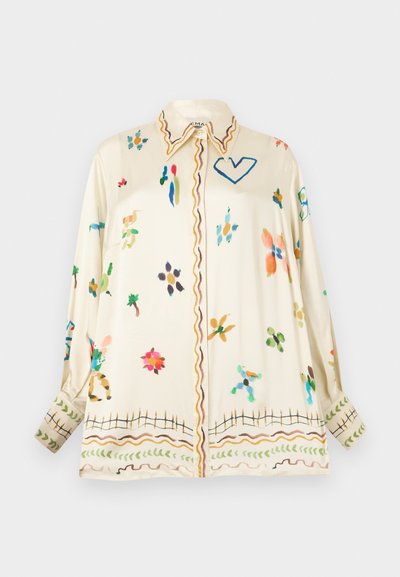 Κρεμ πουκάμισο με μακριά μανίκια και κουμπιά, με πολύχρωμα αφηρημένα λουλουδάτα και καρδιές μοτίβα, κυματιστές λεπτομέρειες στο γιακά, μπροστά, στις μανσέτες και στο τελείωμα.