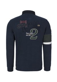 Granatowy polo z długim rękawem z haftowanymi detalami, w tym brytyjską flagą, napisem "England Polo" oraz numerem "2" na plecach.