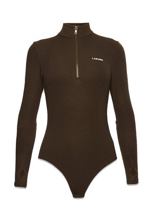 Hnedé body s dlhým rukávom vyrobené z rebrovanej tkaniny, so stojacím golierom, štvrťzipsom a logom na prsiach. Diamantov é výrezy na manžetách.