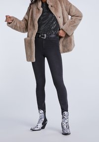 SET Vinterfrakke - beige