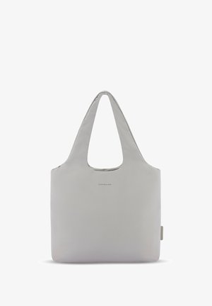 Szara torba na ramię o minimalistycznym wzornictwie, wykonana z gładkiego materiału. Posiada zaokrąglony górny brzeg i wzmocnione ramiączka. Logo nadrukowane z przodu.