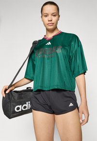 adidas Sportswear TIRO  - T-shirt imprimé - dark green/collegiate burgundy/white