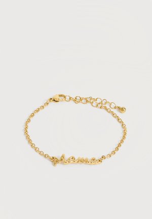 Bracciale a catena tono oro con maglie regolabili e ciondolo con scritta "Mama" al centro su sfondo bianco.