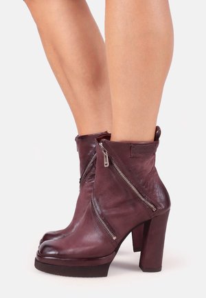 High heeled ankle boots - bordeaux