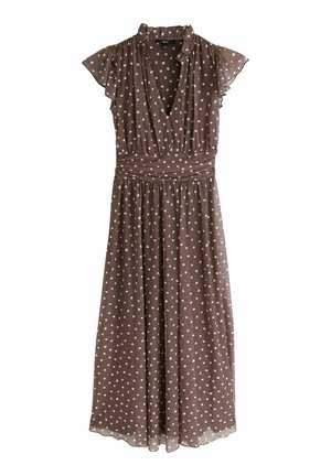 Brun kjole med polkaprikket mønster, korte flagrende ærmer, dyb V-udskæring, taljesmaling og flydende skørt. Lavet af letvægtsstof.
