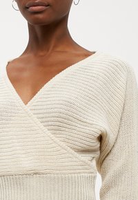 ONLY Petite ONLNINA V NECK - Vesta - pumice stone