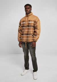 Karl Kani CHECK - Fliisjakk - sand