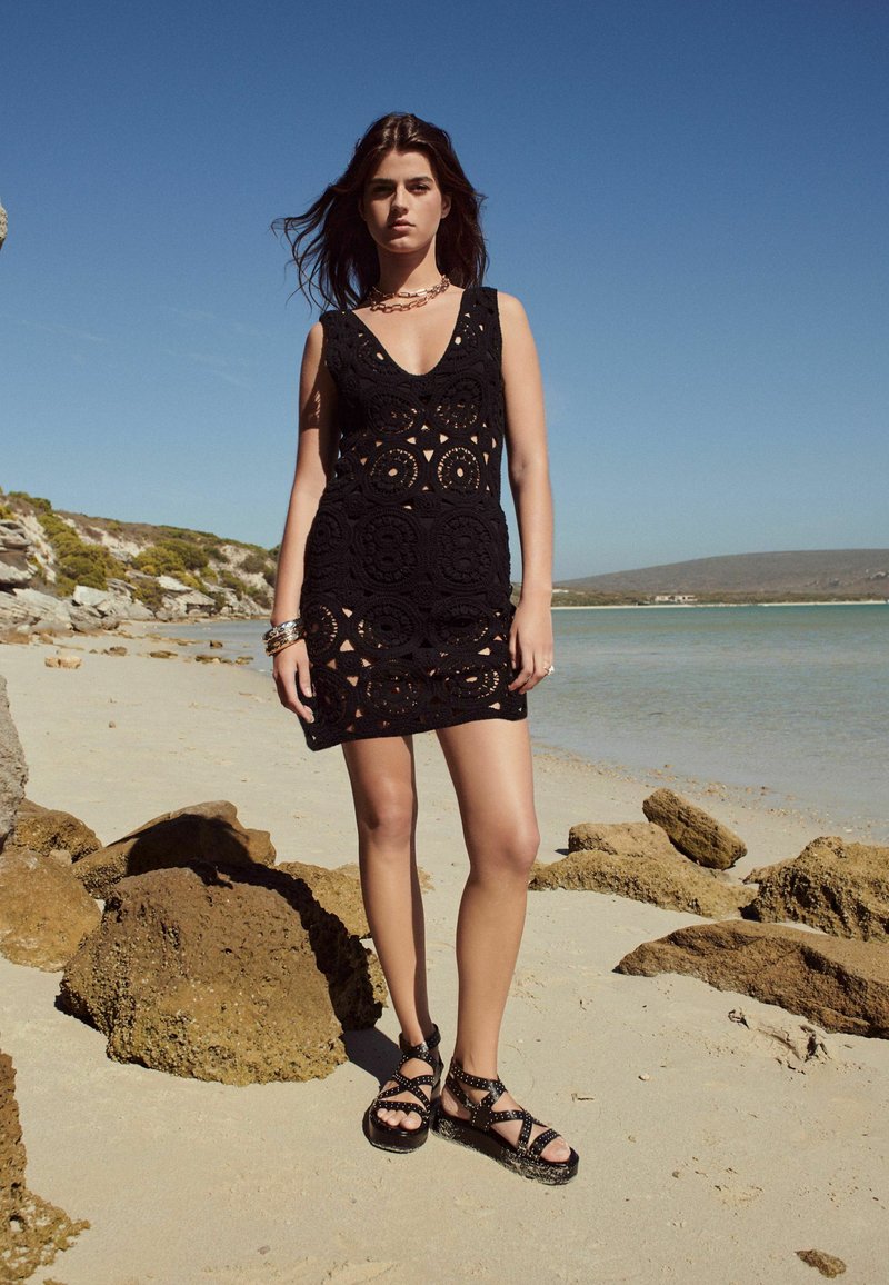 Next MINI COVERUP - Pārliekama kleita - black