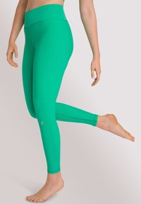 OCEANSAPART BEVERLY - Leggings - vivid green