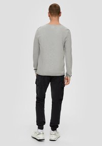 QS LEICHTER - Strickpullover - grau meliert
