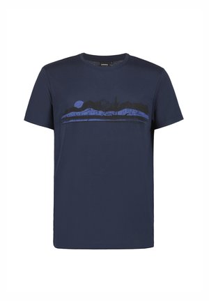 Marineblå bomulds T-shirt med korte ærmer, der har et grafisk design af bjerge og en sol i sorte og blå nuancer over brystet.