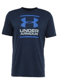 Granatowa bawełniana koszulka z krótkim rękawem z dużym logo z napisem "UNDER ARMOUR" w jasnoszarym kolorze z niebieskimi akcentami. Okrągły dekolt.