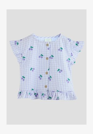 Cămașă gingham de culoare lavandă deschisă cu mâneci scurte cu volane, ornata cu cireșe brodate, butoni din lemn și un tiv cu volane.