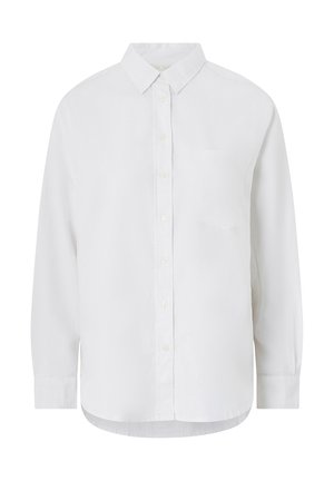 Camisa blanca de manga larga hecha de tela ligera, con un diseño de botones, cuello puntiagudo y un solo bolsillo en el pecho. Textura suave.