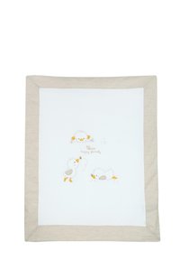 Couverture avec un centre blanc et un bord beige, ornée de canards brodés en jaune et gris, avec le texte "Chicco famille heureuse."