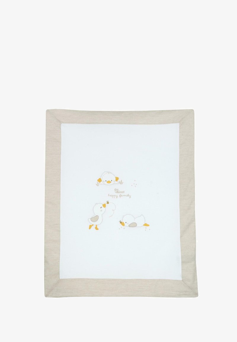 Couverture avec un centre blanc et un bord beige, ornée de canards brodés en jaune et gris, avec le texte "Chicco famille heureuse."